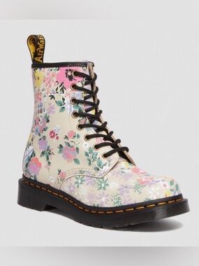 NWOT Dr. Martens 1460 Pascal Floral Mash Up  "Parchment Beige" Woman’s 8
Boho